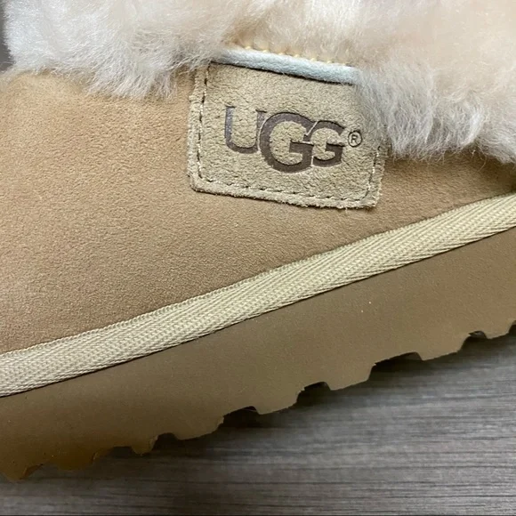 UGG | Cluggette Slippers Indoor Outdoor In Sand NEW In Box - Picture 9 of 17